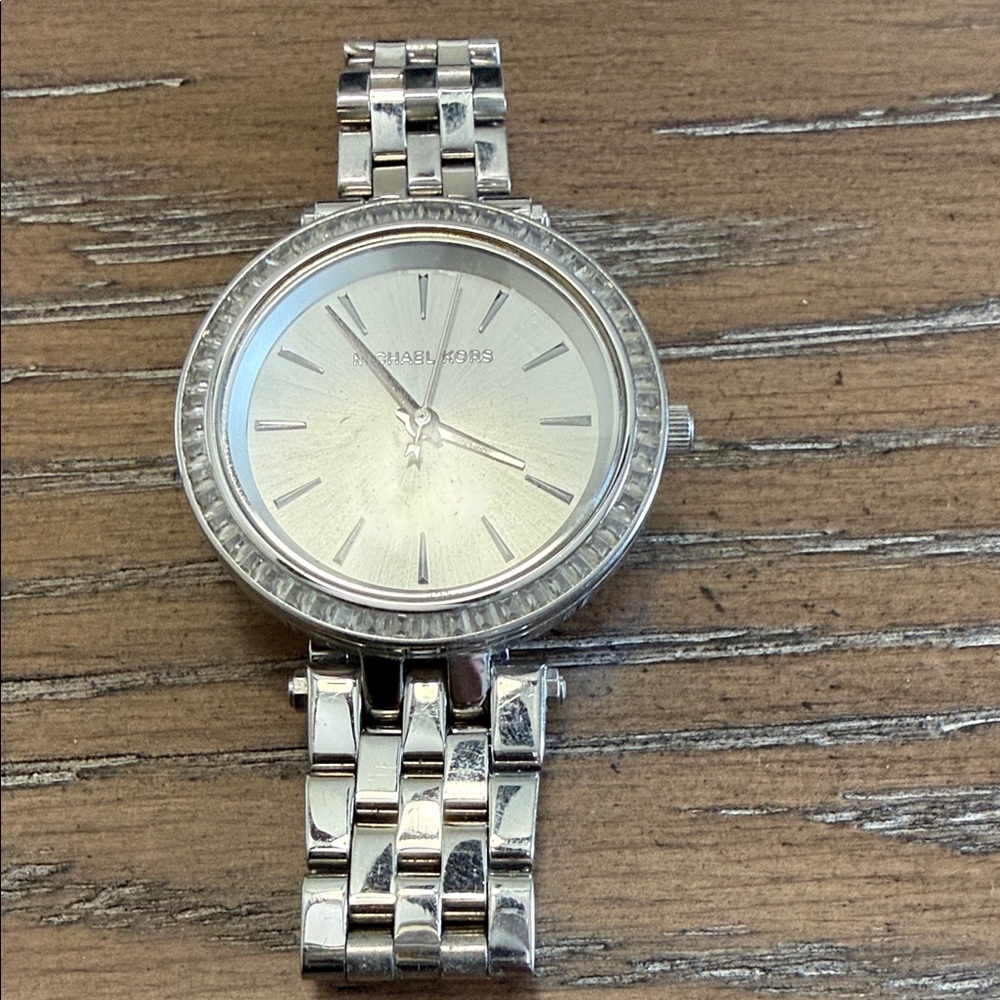 Michael Kors Metallic Silver Timepiece